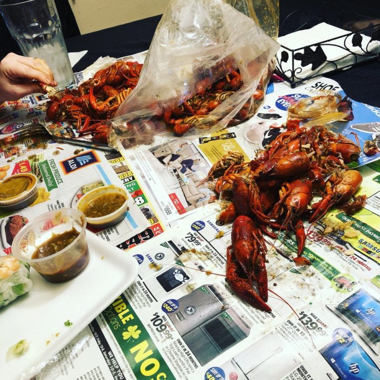 bon crawfish hut grand prairie 12 2 768x768