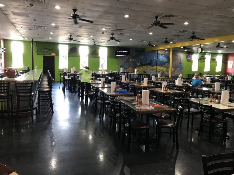 fish n tails oyster bar richardson 2 2 768x576