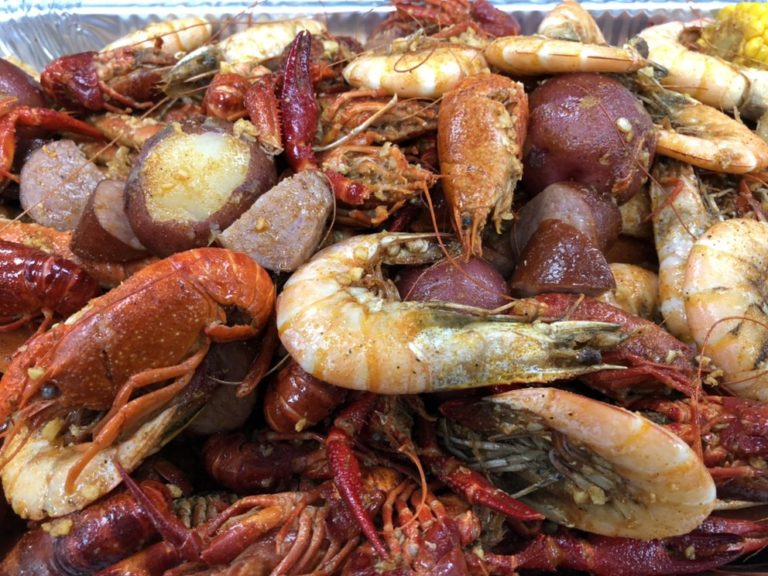 fishermans kitchen garland 2 768x576