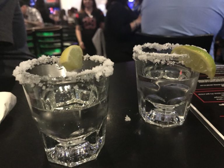 hardknocks sports grill corpus christi 1 768x576