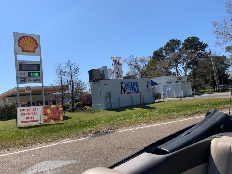 cravin crawdads baton rouge 1 768x576