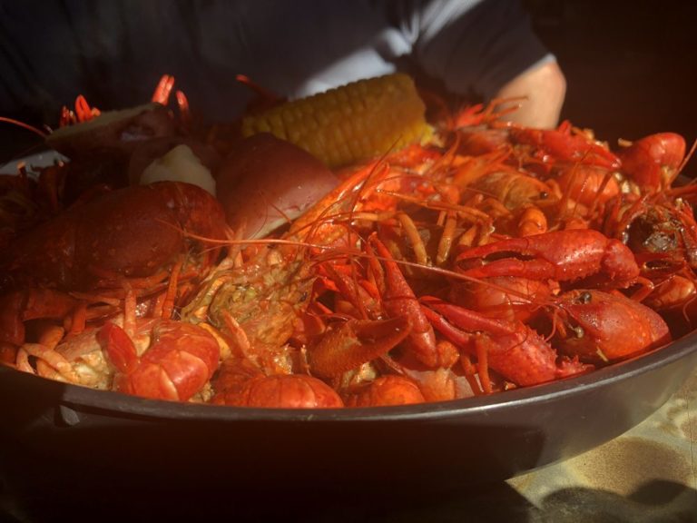 crazy bout crawfish breaux bridge 2 768x576