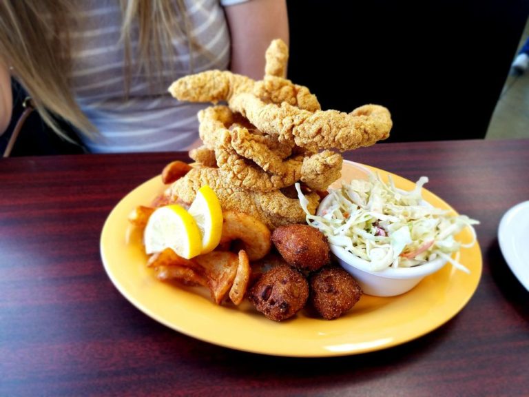 mandezs seafood bar and grill lafayette 2 768x576