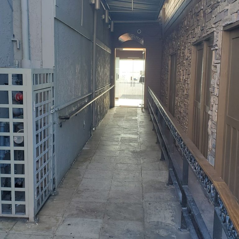 new pipers beer lounge los angeles 1 768x768