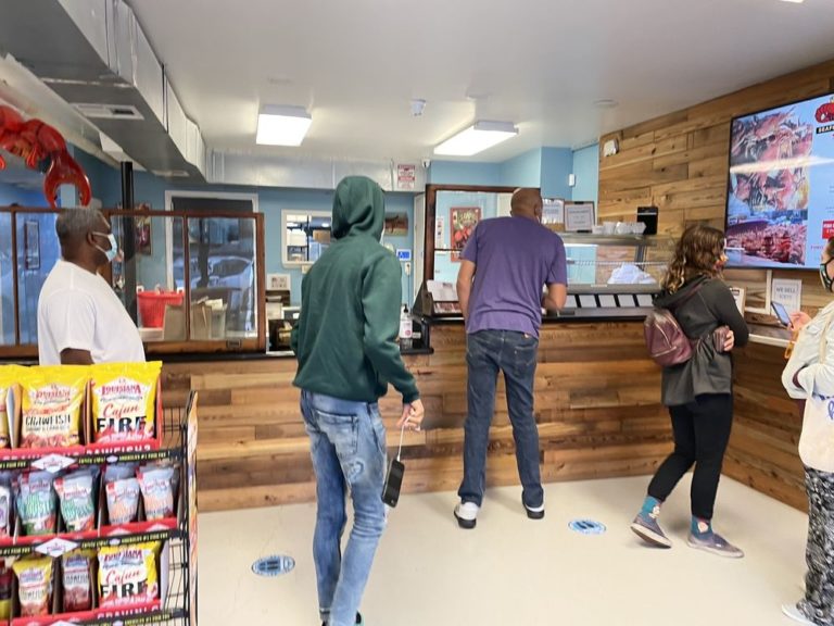 nola crawfish king seafood and barbecue new orleans 5 768x576