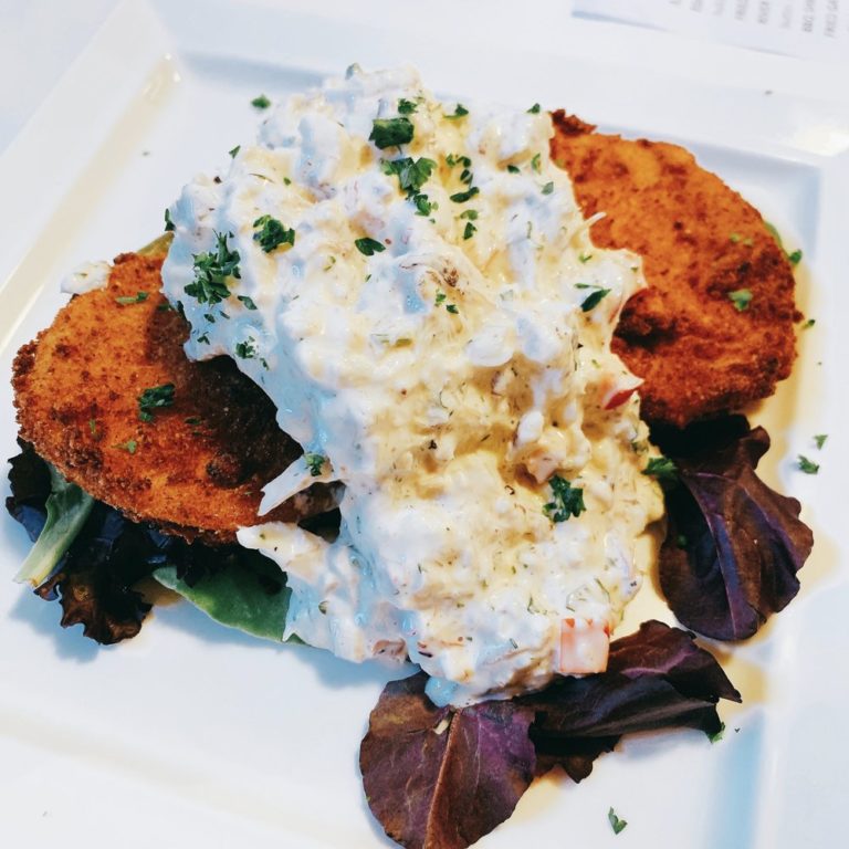 robertos river road restaurant sunshine 768x768