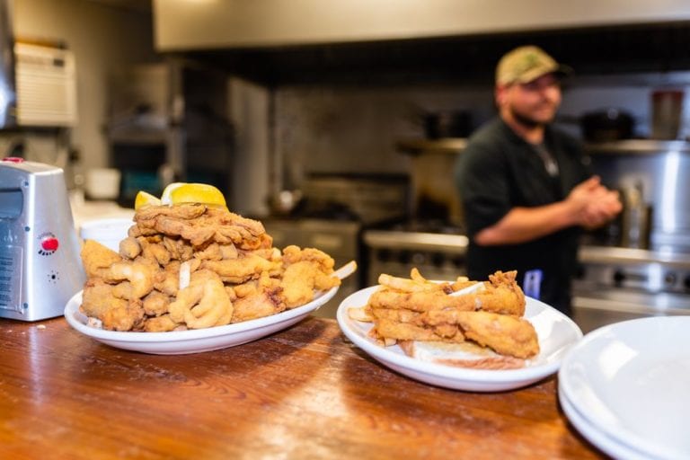 voleos seafood restaurant lafitte 768x512