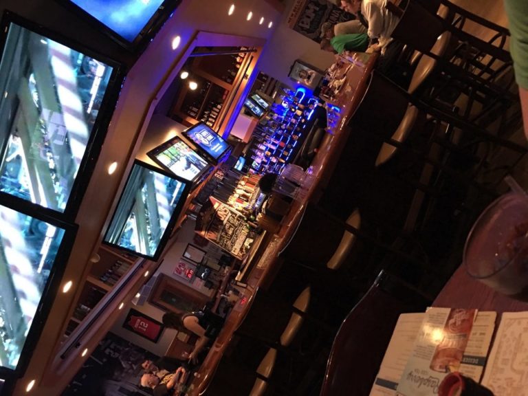 walk ons sports bistreaux lafayette 1 768x576